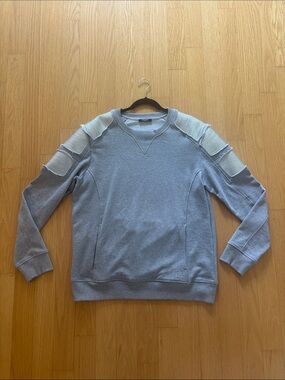 Balmain Light Gray Crewneck Sweatshirt with Ribbed Shoulder Panels